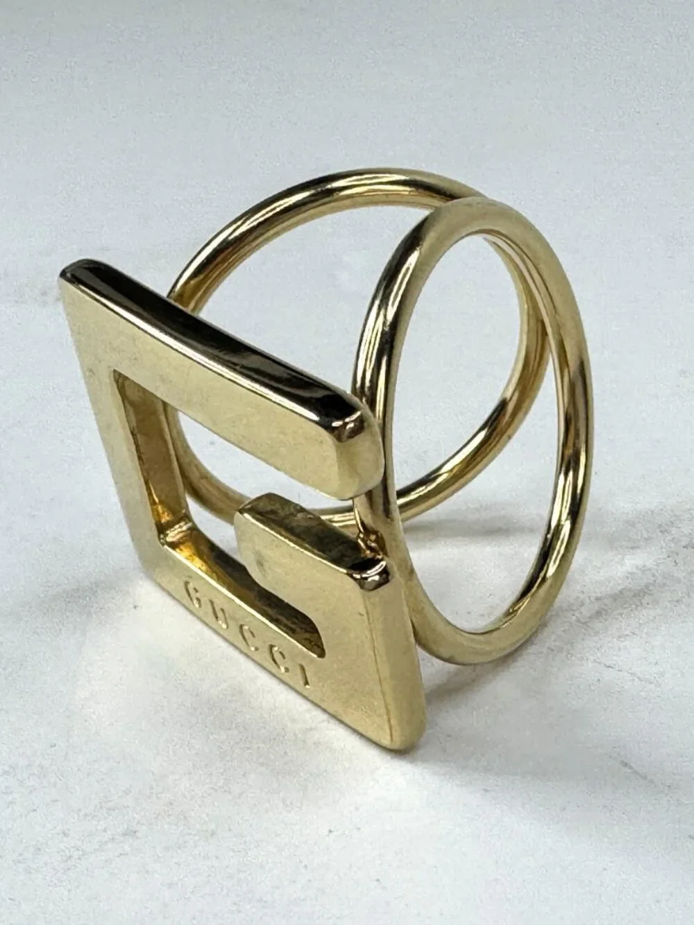 Vintage Gucci Gold Tone G Logo Double Loop Scarf Ring Holder GS865